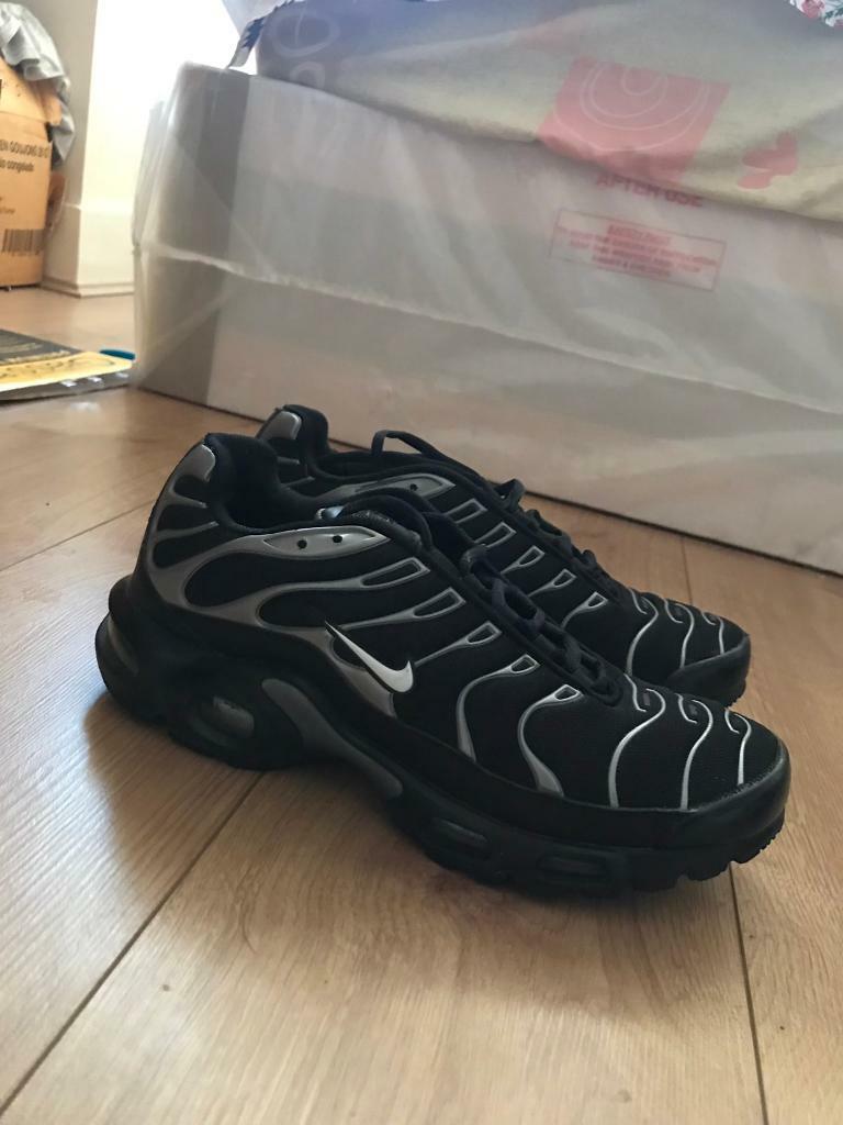 black tns size 8